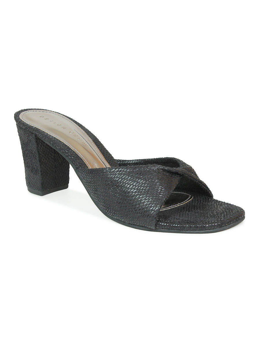 Intertwined Vamp Slide  Sandal